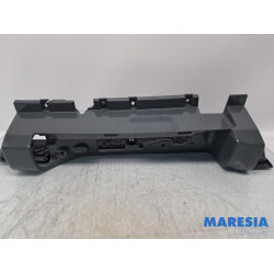 Renault - Trafic - Achterlichtrand links