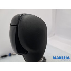 Renault - Trafic - Versnellingspook