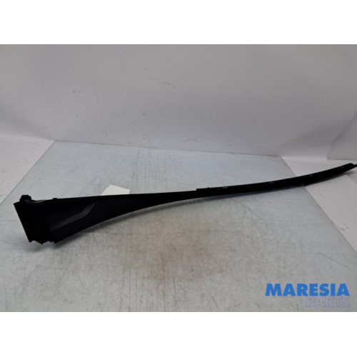 Renault - Trafic - Voorruitlijst