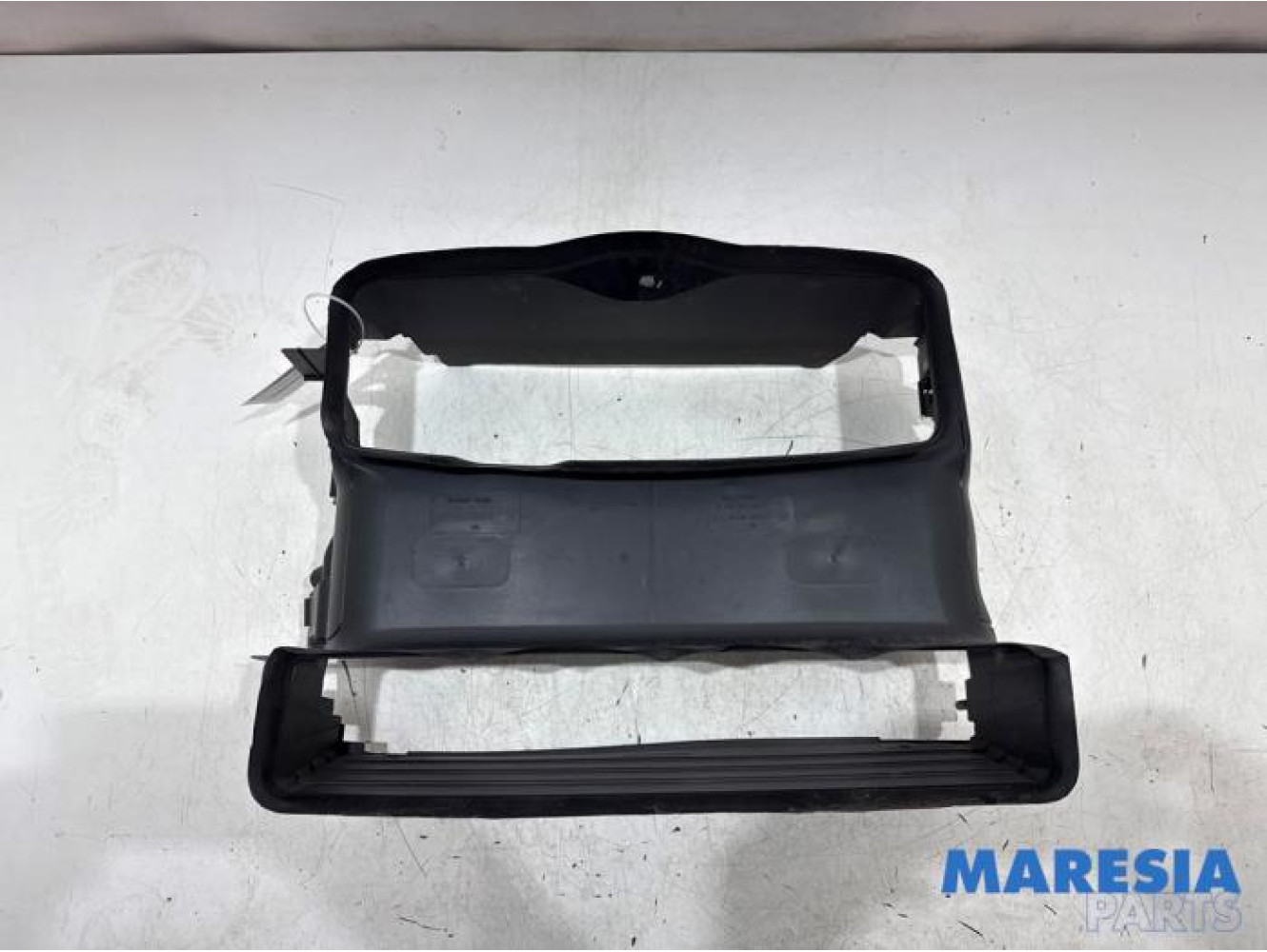 Renault - Twingo - Air funnel