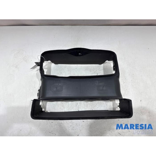 Renault - Twingo - Air funnel