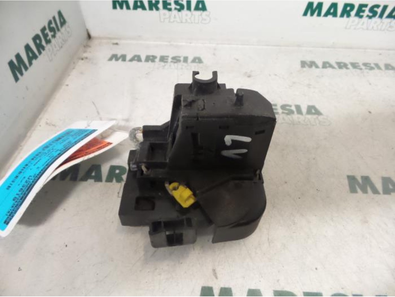 Renault - Megane Scenic - Door lock mechanism 4-door, front left