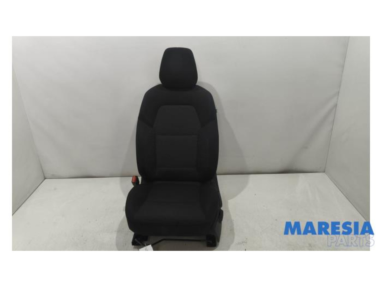 Renault - Clio - Seat, left