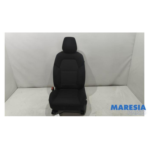 Renault - Clio - Seat, left