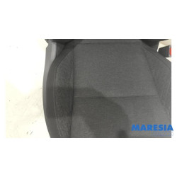 Renault - Clio - Seat, right