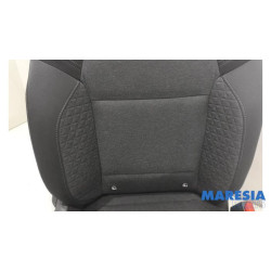 Renault - Clio - Seat, right