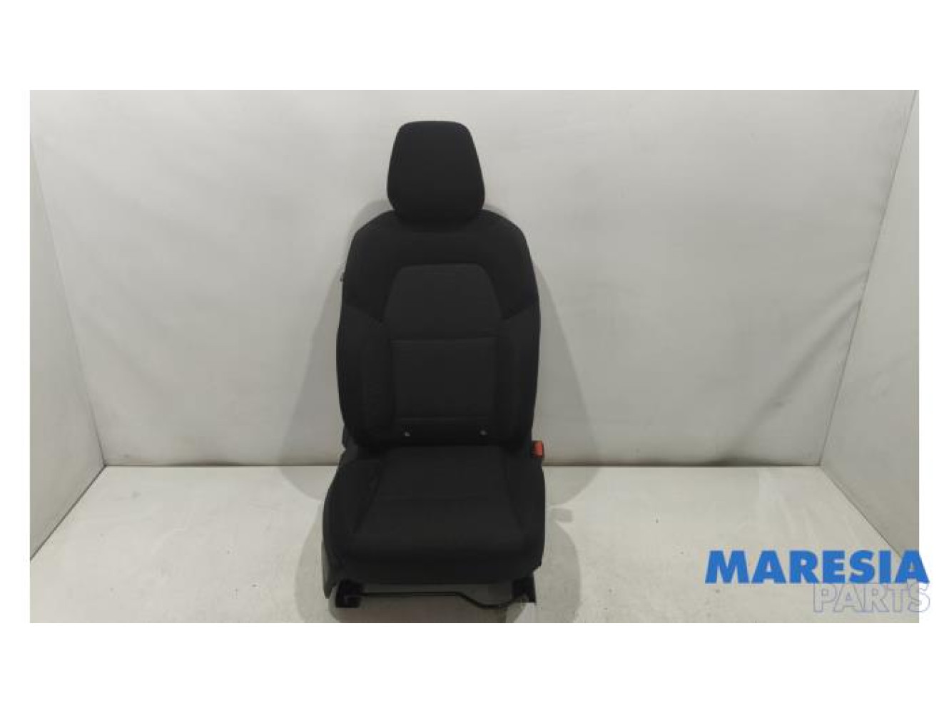 Renault - Clio - Seat, right