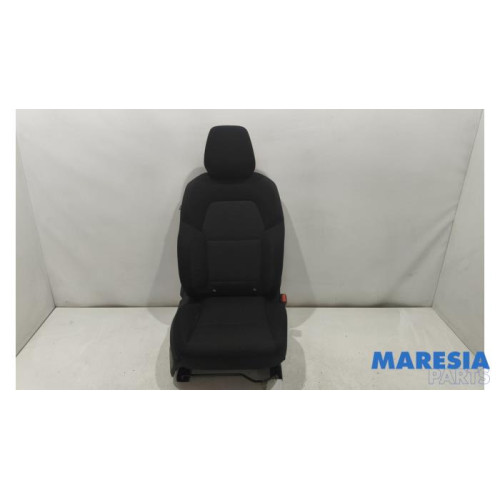 Renault - Clio - Seat, right