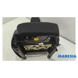 Renault - Clio - Seat, right