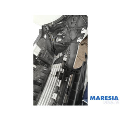 Renault - Grand Scenic - Pare-chocs avant