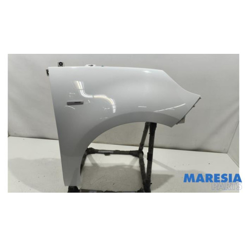 Renault - Grand Scenic - Scherm rechts-voor