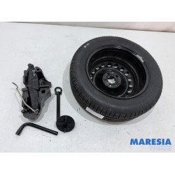 Renault - Grand Scenic - Krikset + reservewiel