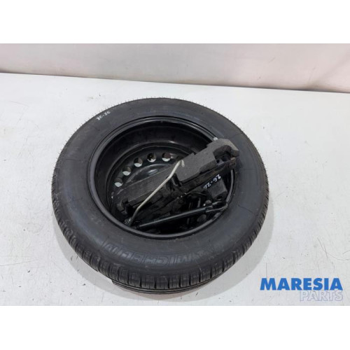 Renault - Grand Scenic - Krikset + reservewiel