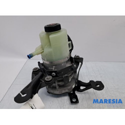 Renault - Trafic - Power steering pump