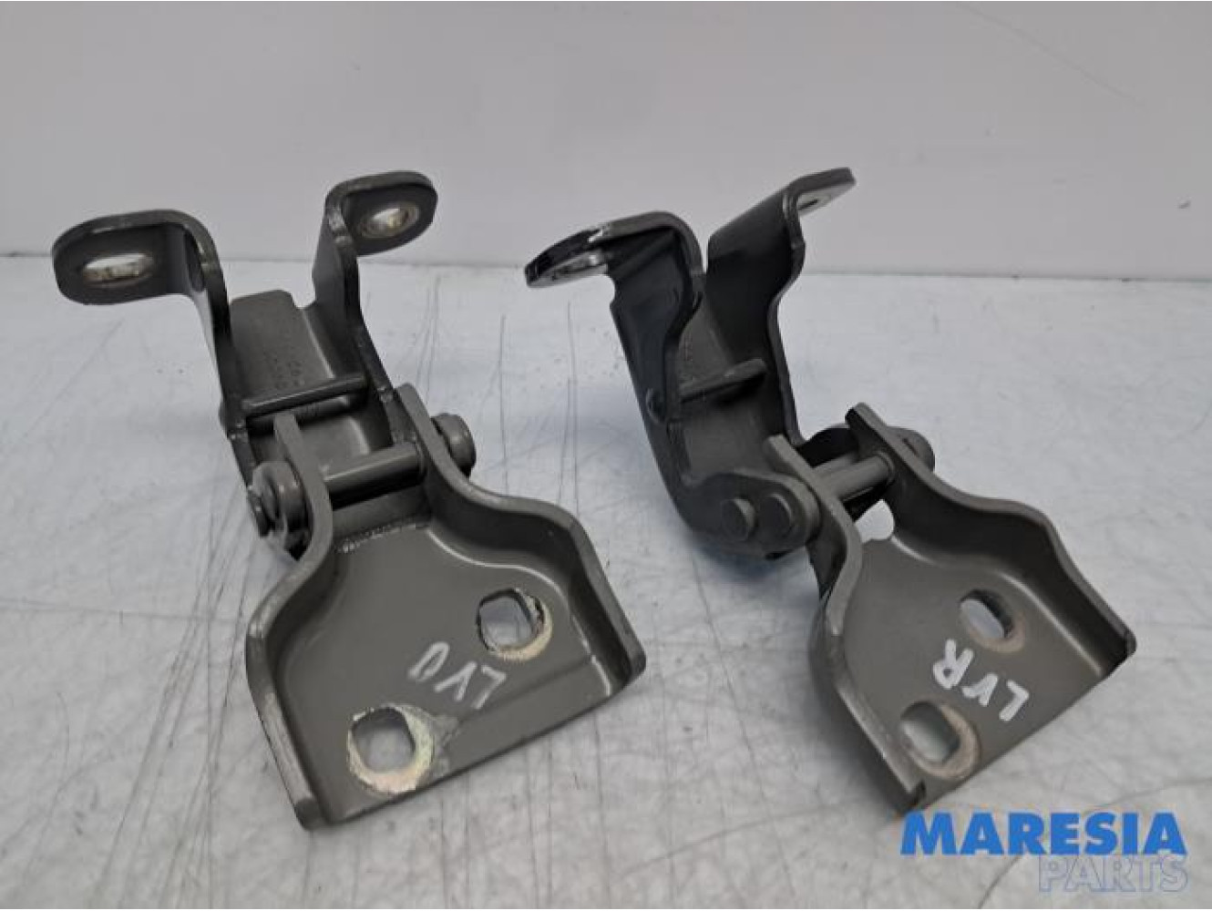 Renault - Trafic - Scharnier deur links-voor