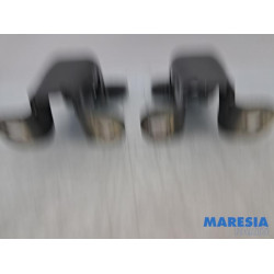 Renault - Trafic - Front door hinge, right