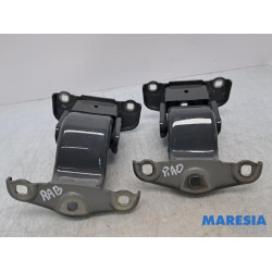 Renault - Trafic - Scharnier deur rechts-achter