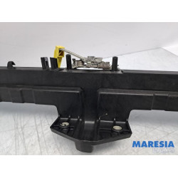 Citroen - Berlingo - Plaque de serrure avant