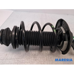 Renault - Clio - Stoßdämpferstrebe rechts vorne