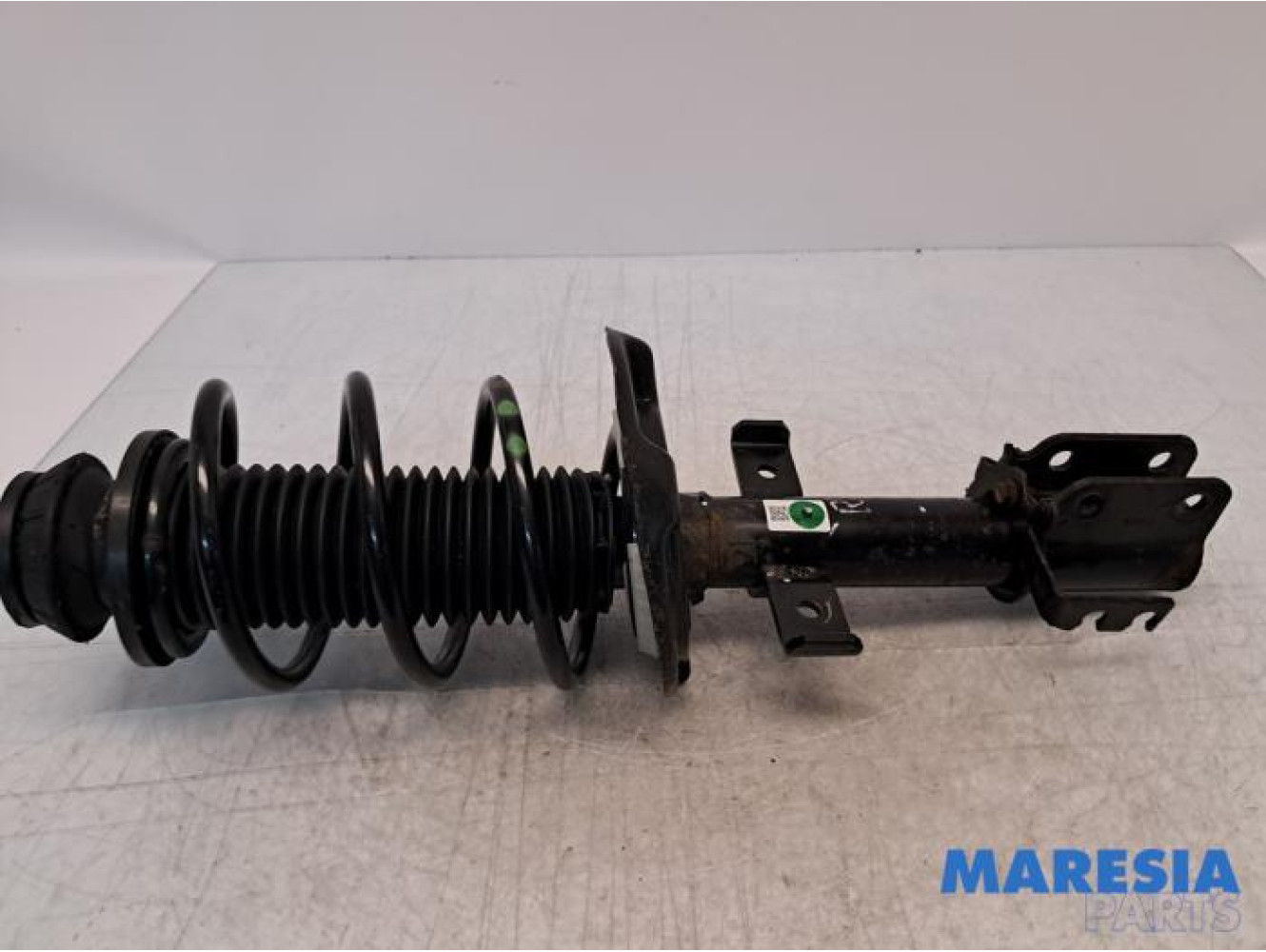 Renault - Clio - Stoßdämpferstrebe rechts vorne