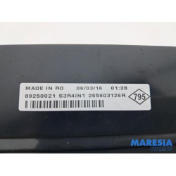 Renault - Twingo - Zusätzliches Bremslicht Mitte