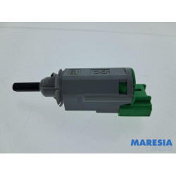 Renault - Twingo - Bremslicht Schalter