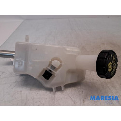 Renault - Clio - Hoofdremcilinder