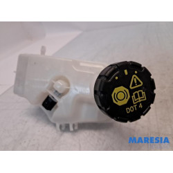 Renault - Clio - Hoofdremcilinder