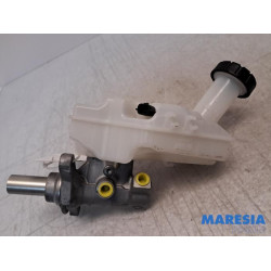 Renault - Clio - Hoofdremcilinder