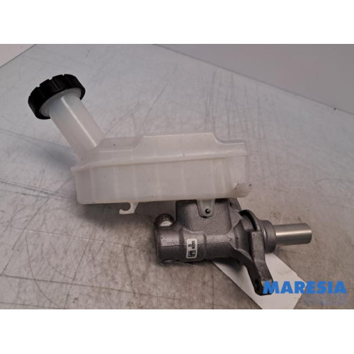 Renault - Clio - Hoofdremcilinder