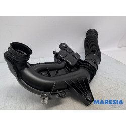 Renault - Trafic - Air intake hose