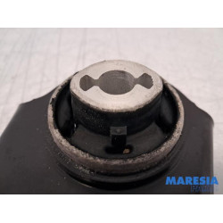 Renault - Clio - Bras de suspension bas avant droit