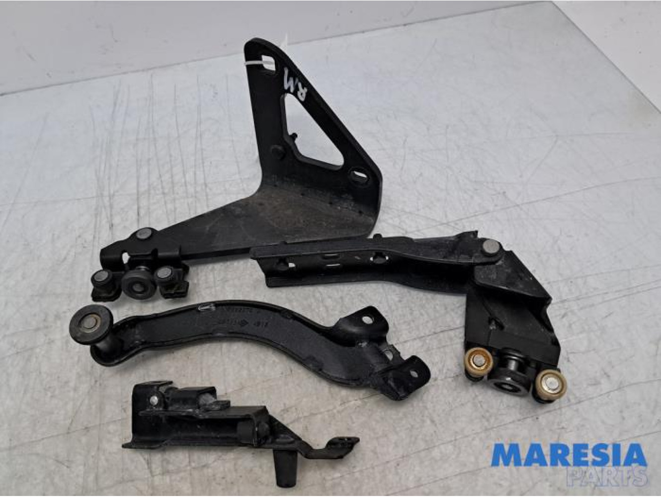 Renault - Trafic - Schuifdeurrol rechts