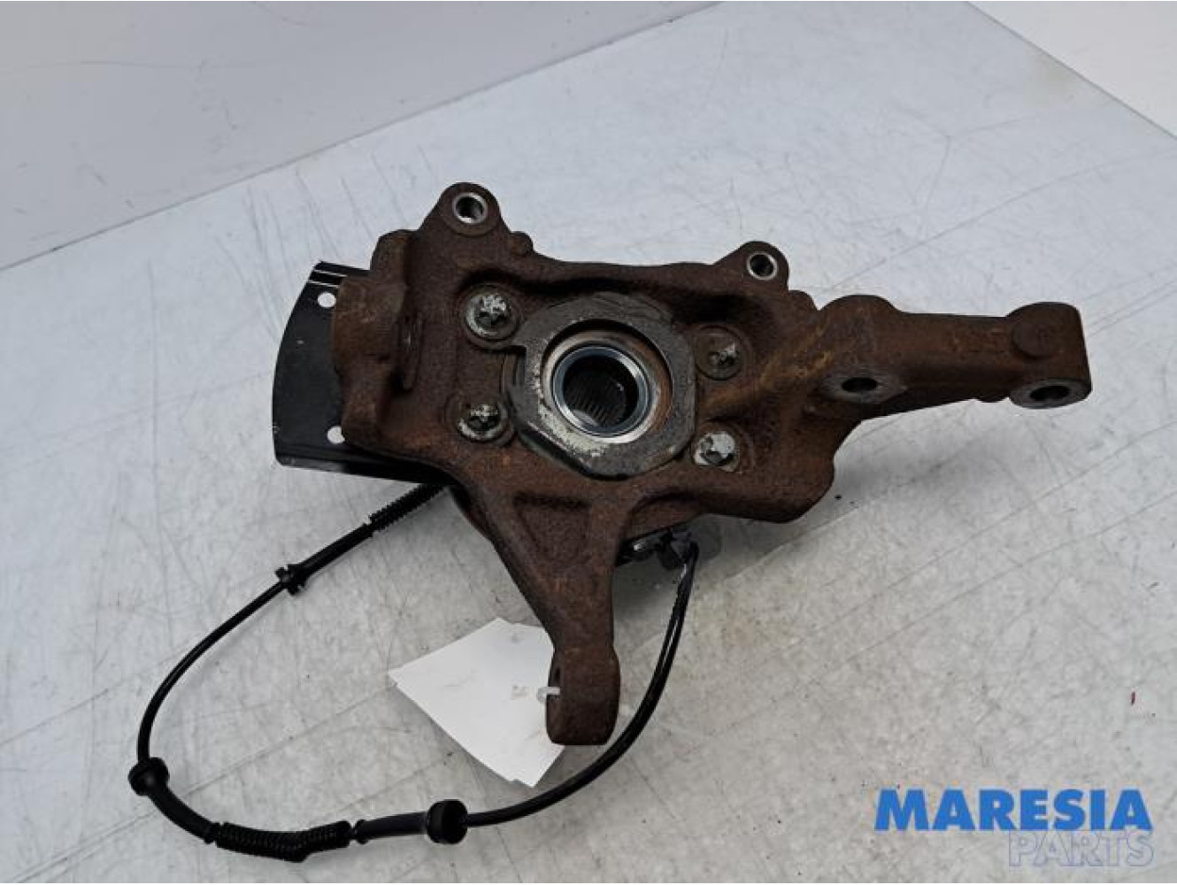 Renault - Trafic - Achsschenkel rechts vorne