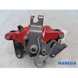 Renault - Trafic - Remklauw (Tang) rechts-achter