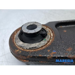 Renault - Trafic - Bras de suspension bas avant gauche