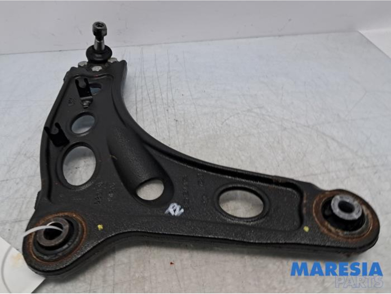 Renault - Trafic - Front lower wishbone, right