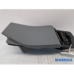 Renault - Trafic - Tank Klep