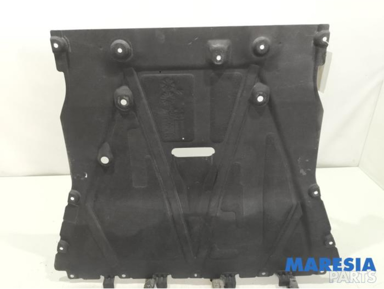 Renault - Clio - Engine protection panel