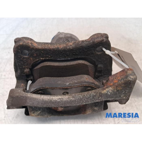 Renault - Clio - Front brake calliper, left