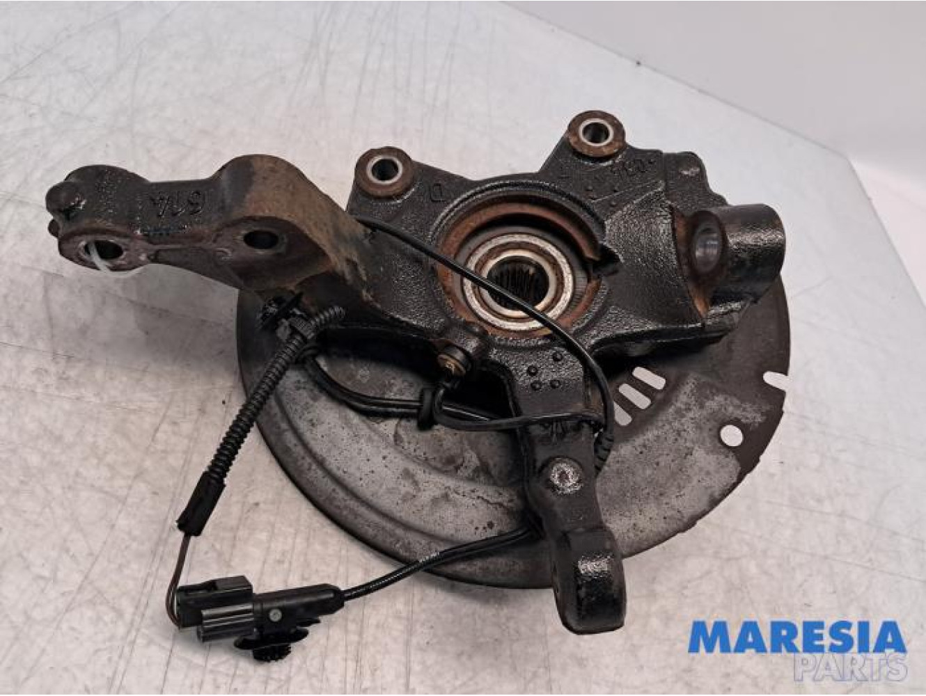 Renault - Clio - Fusee links-voor