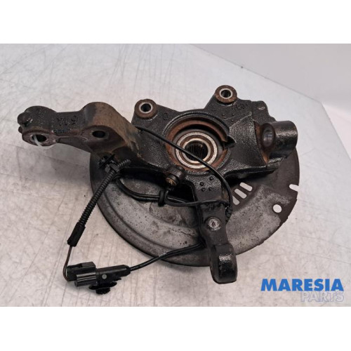 Renault - Clio - Fusee links-voor