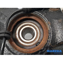 Renault - Clio - Knuckle, front right