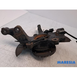 Renault - Clio - Knuckle, front right