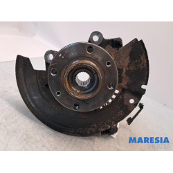 Renault - Clio - Knuckle, front right