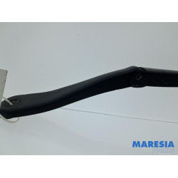 Renault - Clio - Ruitenwisserarm voor