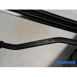 Renault - Clio - Ruitenwisserarm voor