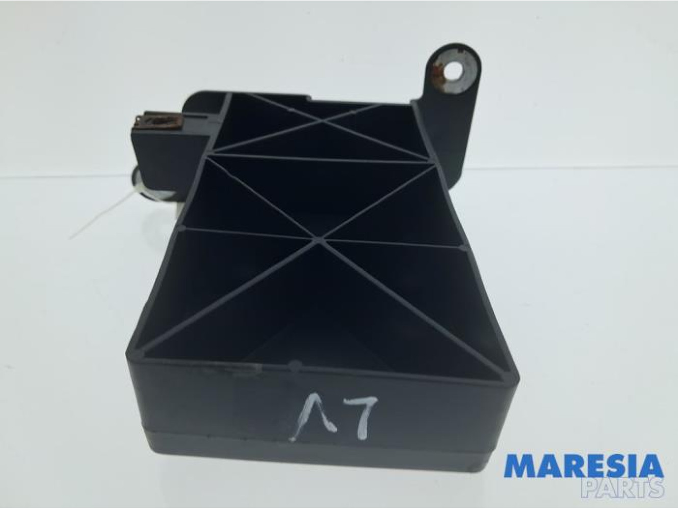 Renault - Twingo - Stoßstangenstütze links vorne