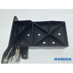 Renault - Twingo - Stoßstangenstütze rechts vorne