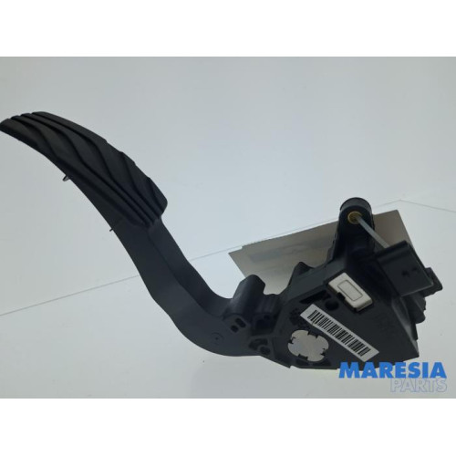 Renault - Megane - Gaspedal